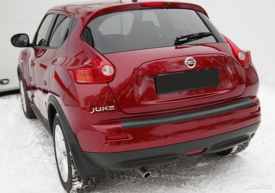 Пластиковая накладка на бампер Nissan Juke