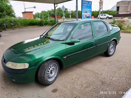 Opel Vectra 1.6 AT, 1996, седан