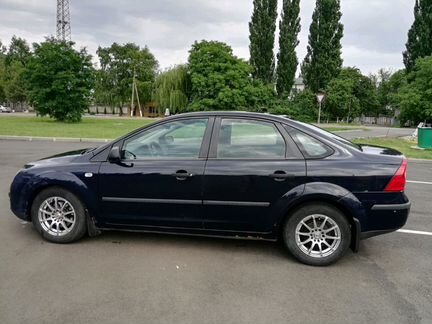 Ford Focus 1.4 МТ, 2005, седан