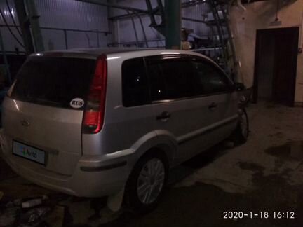 Ford Fusion 1.6 МТ, 2004, битый, 100 000 км