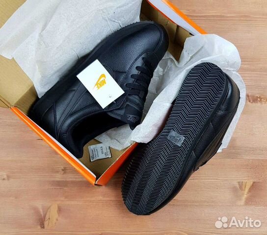 Новые кроссовки Nike Cortez