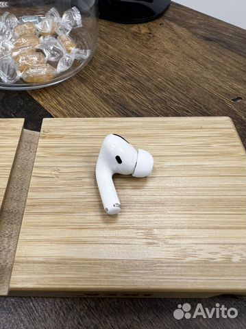 Левый наушник Apple AirPods Pro. Новый