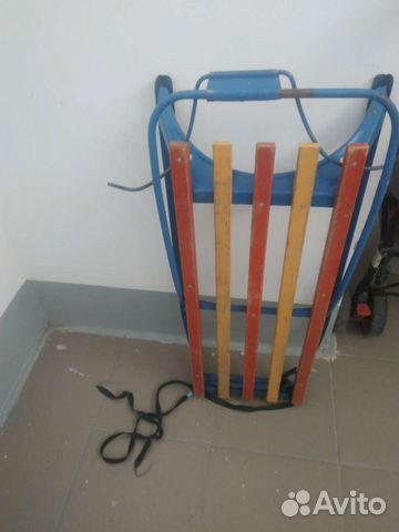 Санка с спинкой