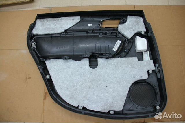 Обшивка зад. прав. двери Subaru Legacy Outback B13 Обшивка зад. прав. двери Subaru Legacy Outback B13