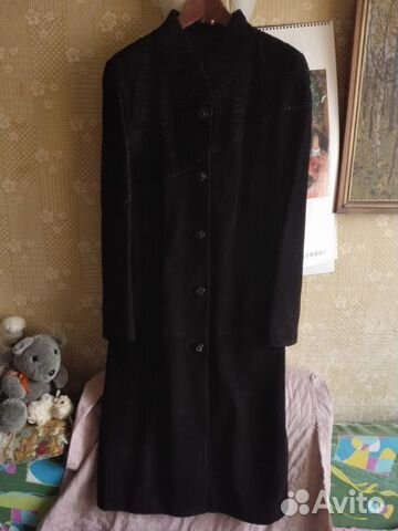 Новое пальто черное из замши с каракульчей Новое пальто черное из замши с каракульчей