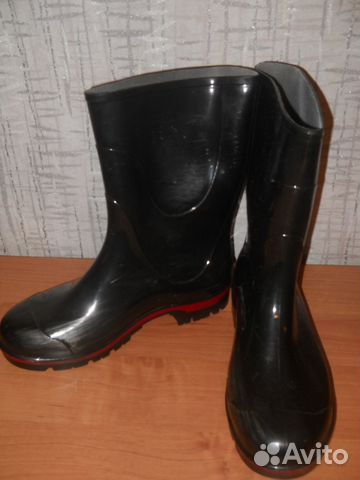 Резиновые сапоги