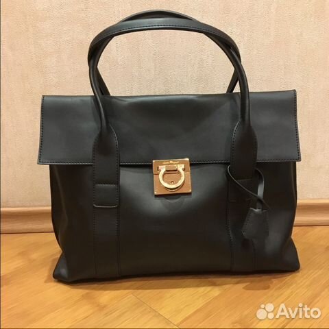 Сумка новая Ferragamo Сумка новая Ferragamo