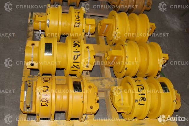 Каток опорный двубортный Komatsu D65E-12
