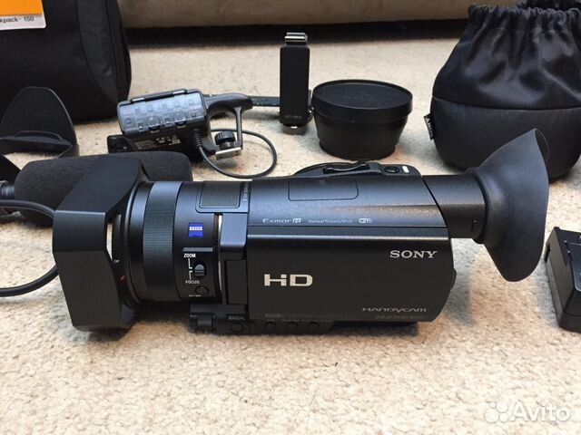 Видеокамера Sony HDR-CX900