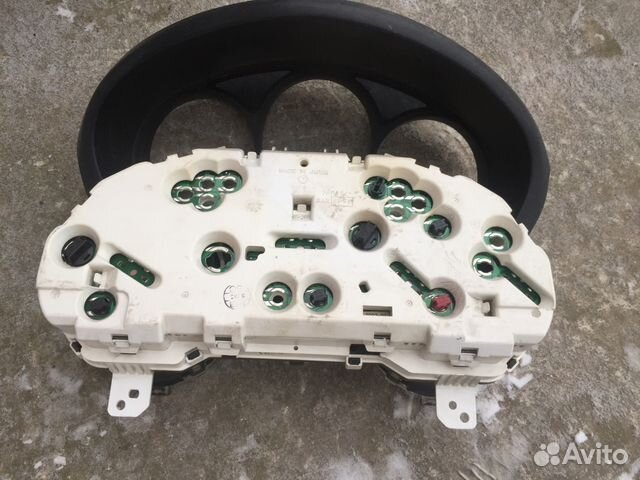 Панель (щиток ) приборов Subaru Forester SG5 MT Панель (щиток ) приборов Subaru Forester SG5 MT