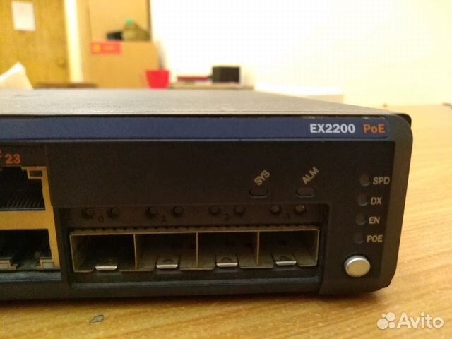 Коммутатор Juniper EX2200-24P-4G Коммутатор Juniper EX2200-24P-4G