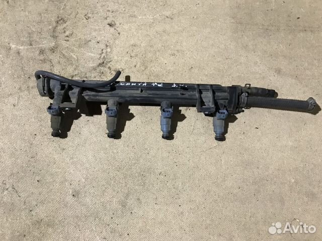 Топливная рейка,рампа с форсунками Hyundai Santa F