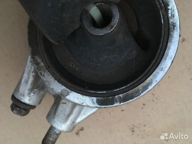 Тойота мр2 подушка двигателя верхняя Тойота мр2 подушка двигателя верхняя