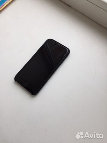 Телефон iPhone 7 чёрный матовый 128 Гб