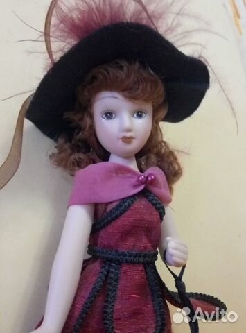 Кукла фарфоровая из коллекции «Дамы эпохи