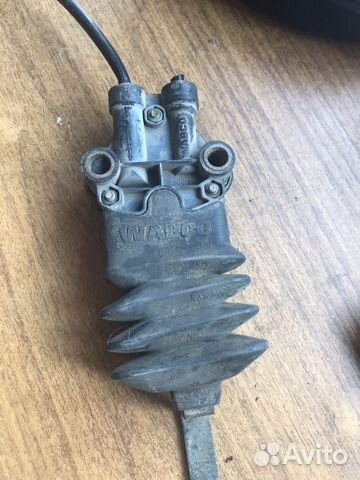 Кран уровня пола Renault 5010260060 Кран уровня пола Renault 5010260060