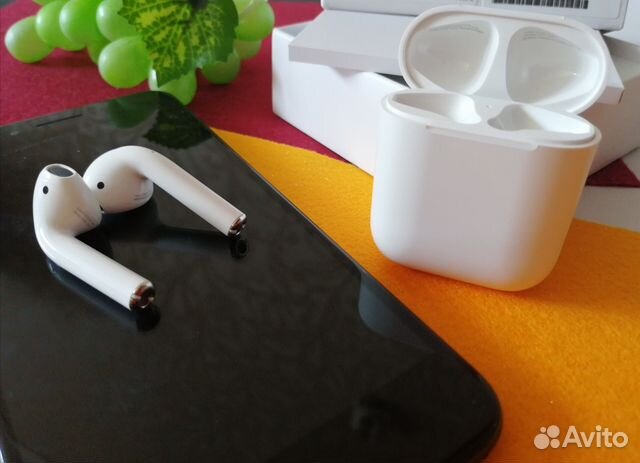 AirPods беспроводные наушники iPhone