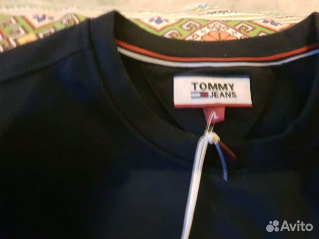 Свитшот Tommy Jeans новый Свитшот Tommy Jeans новый