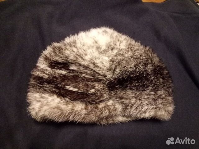 Шапка вязанная с норкой