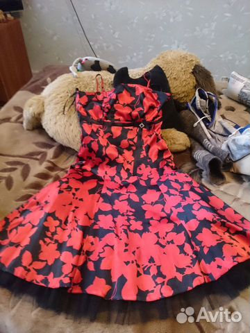 Платье праздничное пышное красно-черное