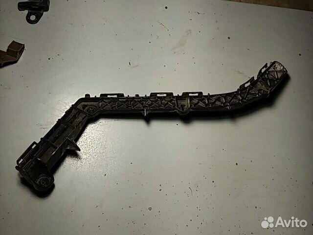 Кронштейн бампера задний правый Toyota Land