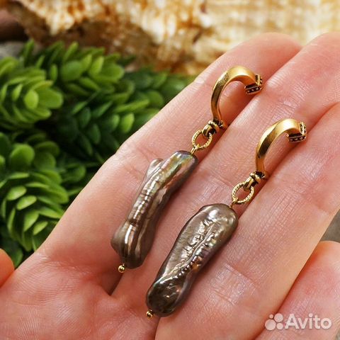 Серьги золотистые с Бежевым барочным Жемчугом Серьги золотистые с Бежевым барочным Жемчугом