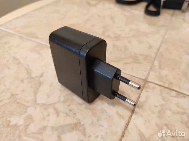 Адаптер с двойным выходом USB Адаптер с двойным выходом USB