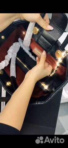 Сумка Chanel с жесткой ручкой Сумка Chanel с жесткой ручкой