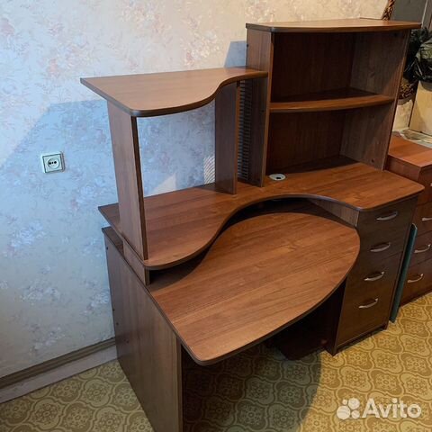 Компьютерный письменный стол