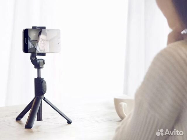 Xiaomi Mi Selfie Tripod (селфипалка + штатив) Xiaomi Mi Selfie Tripod (селфипалка + штатив)