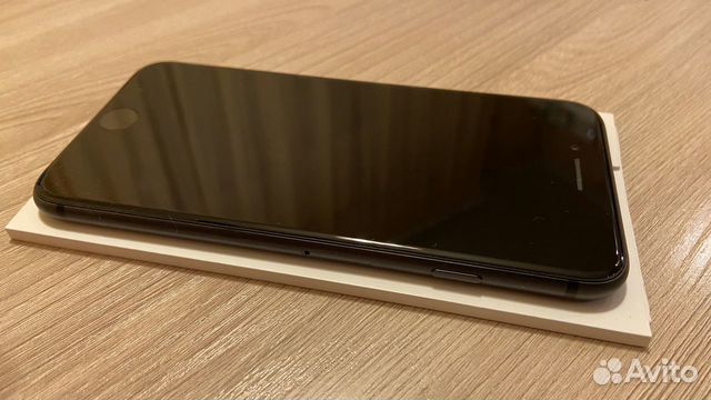 iPhone 8 серый космос 64 Гб