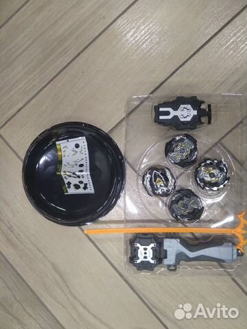 Бейблейд набор волчков Beyblade 4в1 с ареной Бейблейд набор волчков Beyblade 4в1 с ареной