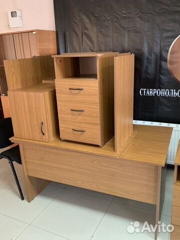 Офисная мебель, столы, тумбы