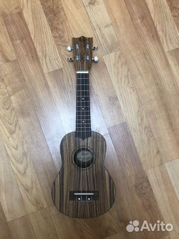 Укулеле с чехлом Укулеле с чехлом