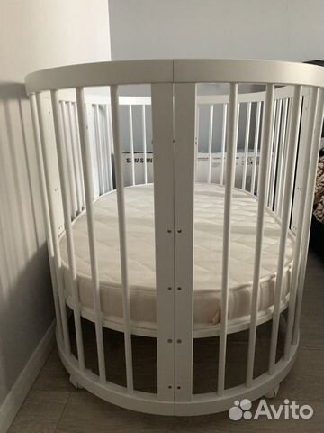 Овальная кроватка из бука Овальная кроватка из бука