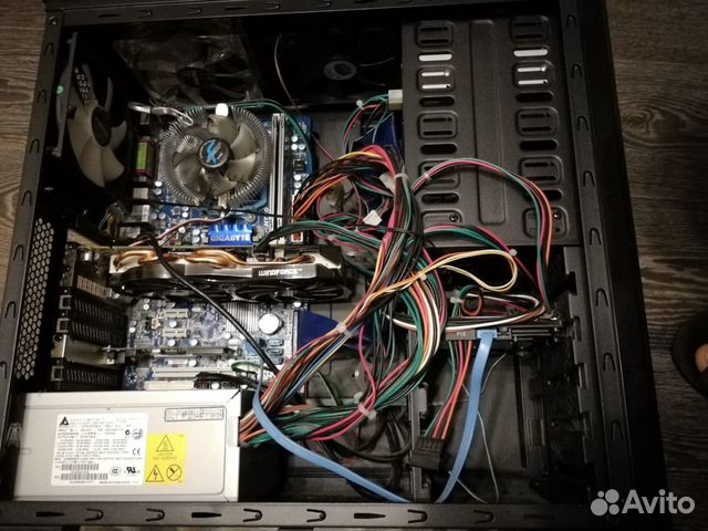 Компьютер системный блок,монитор,клавиатура и мышь