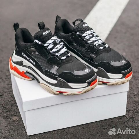 Кроссовки Balenciaga Triple S Кроссовки Balenciaga Triple S