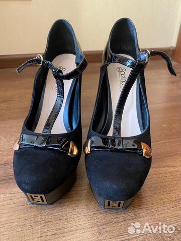Туфли черные на каблуке