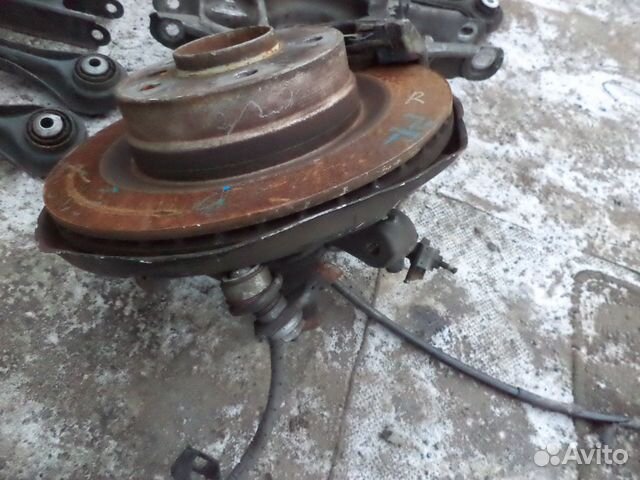 Задний кулак BMW E90 E87 E92 E82 E81 в сборе