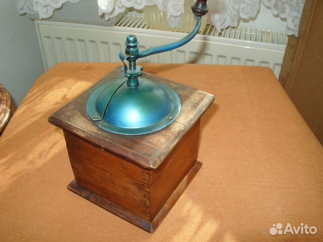 Кофемолка, винтажная, старинная, антикварная Кофемолка, винтажная, старинная, антикварная