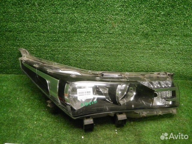 Фара правая Toyota Corolla 11 E160 (12-16) галоген