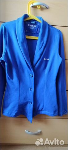 Жакет reebok чуть приталенный р 42-44 Жакет reebok чуть приталенный р 42-44