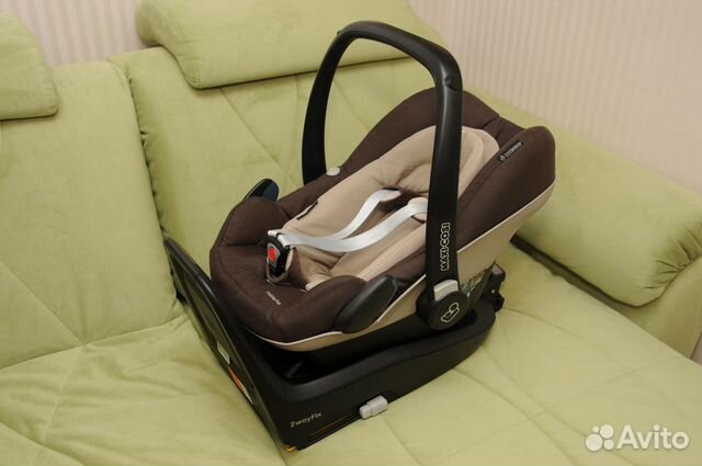 Автокресло Maxi-Cosi Pebble plus + база IsoFix Автокресло Maxi-Cosi Pebble plus + база IsoFix
