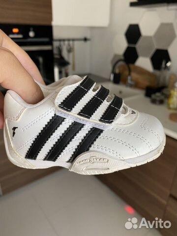 Детские кроссовки adidas 19 р-р Детские кроссовки adidas 19 р-р