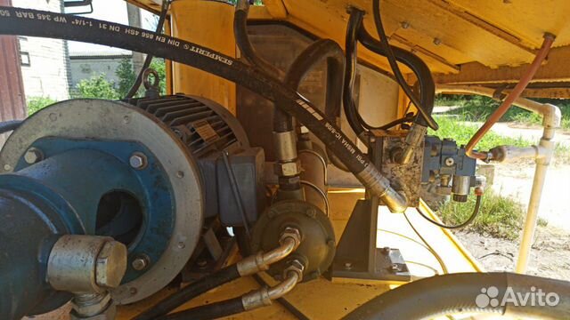 Насос для гидроабразивной резки 3800 бар