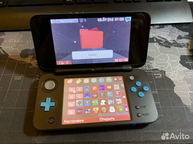 New Nintendo 2ds xl 32gb + r4 gold 16gb New Nintendo 2ds xl 32gb + r4 gold 16gb