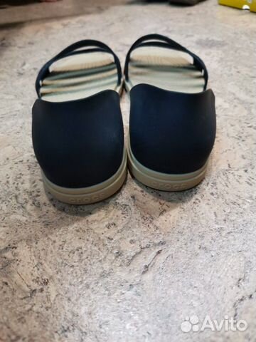 Сандалии женские crocs Сандалии женские crocs