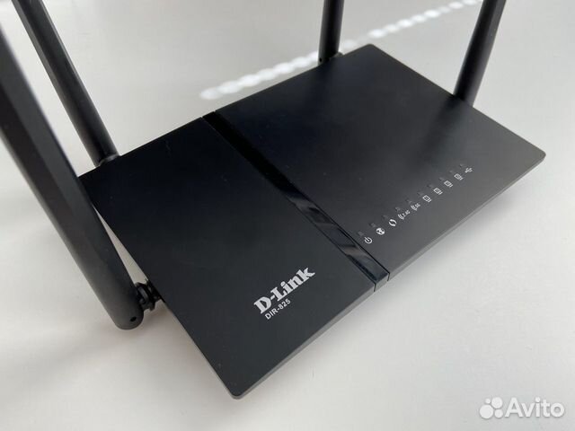 Маршрутизатор D-Link DIR 825 Маршрутизатор D-Link DIR 825