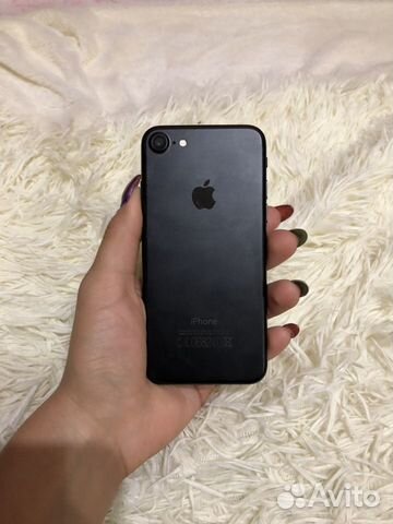 Телефон iPhone 7 Телефон iPhone 7