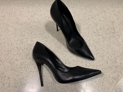 Нлвые туфли лодочки Schutz 41